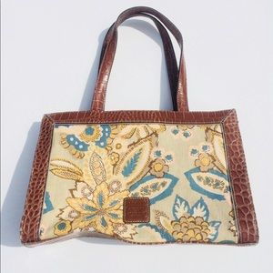 Liz Claiborne’s shoulder bag